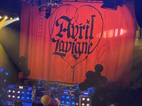 Courtnay Reddy as Avril Lavigne